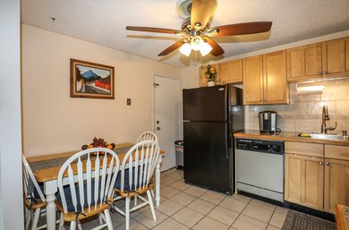 100 Pemberton St unit 8, Dracut, MA 01826 - photo 4