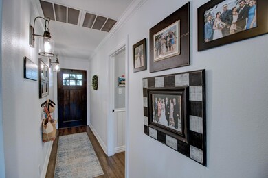 525 Kiowa Dr W, Gainesville, TX 76240 - photo 3