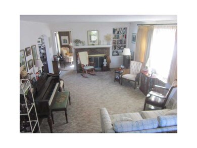 153 Vaughn Ave, Warwick, RI 02886 - photo 2