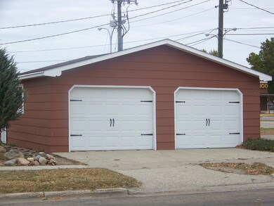 225 3rd Ave SW, Jamestown, ND 58401 - photo 5