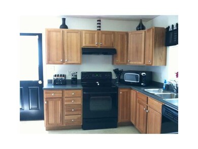 Kitchen. Lite & Brite is this beautiful kitchen!!