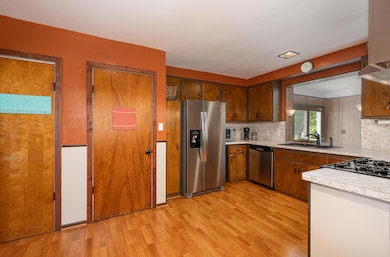 21793 Piper Ave Eastpointe INT-6