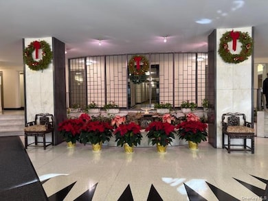 Lakeside Towers unit 10D, Bayside, NY 11361 - photo 3