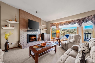 13803 Bayview Dr unit 23, Sterling Heights, MI 48313 - photo 4