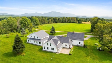 Vintage Farmhouse with sixe bedrooms