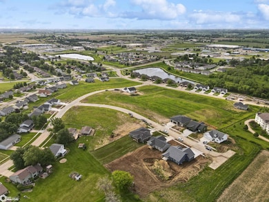 2610 Knollway Dr, Marshalltown, IA 50158 - photo 3