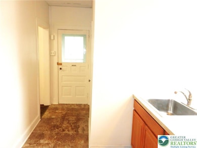 1428 Center St unit 1, Bethlehem, PA 18018 - photo 6