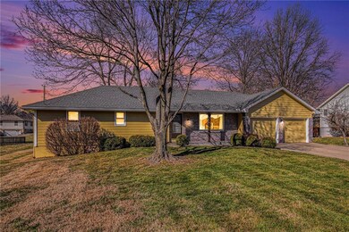 5560 Meadow View Dr, Shawnee, KS 66226 - photo 2