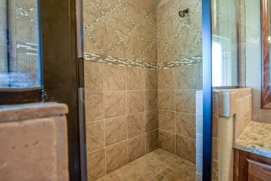 421 River Bank Ln, Granbury, TX 76049 - photo 7