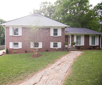 511 Oakwood Dr, Columbia, TN 38401 - photo 2