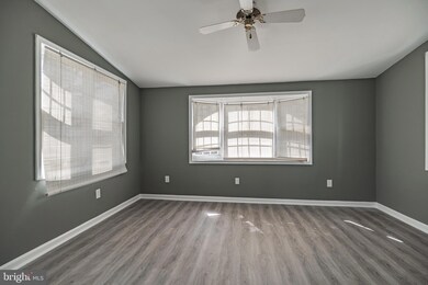 249 Wood Stream Ct, Langhorne, PA 19047 - photo 3