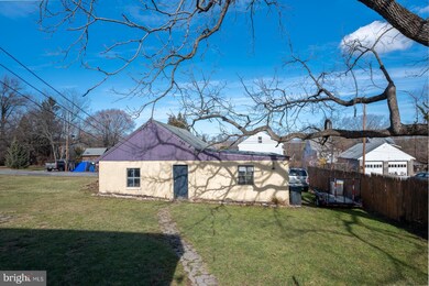 415 Ridge Ave, Spring City, PA 19475 - photo 5