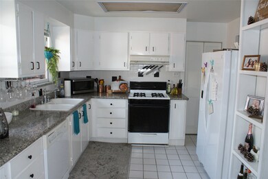 2202 Huldy St unit 4, Houston, TX 77019 - photo 4