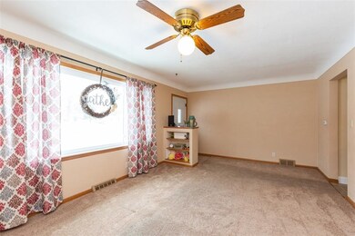 41 25th Ave SW, Cedar Rapids, IA 52404 - photo 4