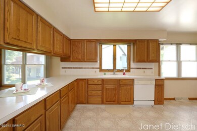 2218 Mapleton St NE unit 126, Grand Rapids, MI 49505 - photo 5