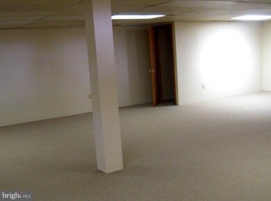 9800 Van Buren Ln, Cockeysville, MD 21030 - photo 5