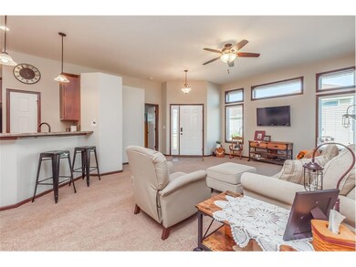 3230 Blackberry Cir SW, Cedar Rapids, IA 52404 - photo 5