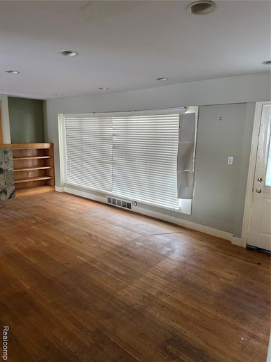 29863 Fall River Rd, Southfield, MI 48076 - photo 3