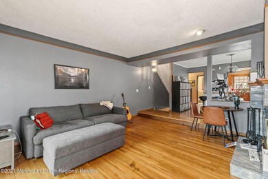 008_42B_Center_Street_349323_655322