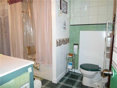 Master Bath/Spa.