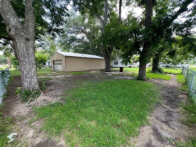 2509 1st St, Bay City, TX 77414 - photo 4