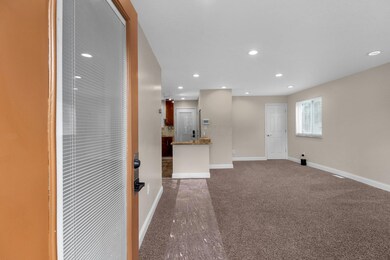 3-web-or-mls-1721-e-blake-ave