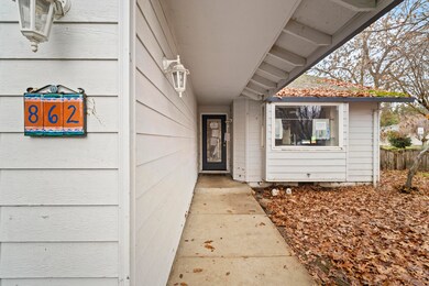 862 Westrop Dr, Central Point, OR 97502 - photo 4