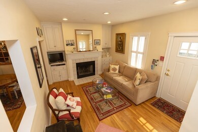 2 Greenleaf St unit 2, Newburyport, MA 01950 - photo 4