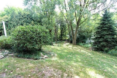 1813 Orchard Ln NE, Grand Rapids, MI 49505 - photo 2