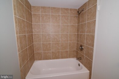 2069 Royal Fern Ct unit 1B, Reston, VA 20191 - photo 7