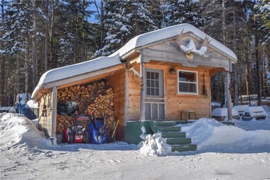 Cozy bunkhouse for family or friends...