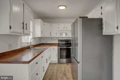 16944 Shinham Rd, Hagerstown, MD 21740 - photo 5