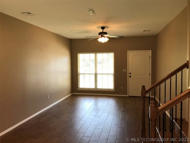 310 E 4th St, Claremore, OK 74017 - photo 2
