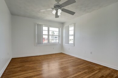 8015 Channelview Dr, Galveston, TX 77554 - photo 5