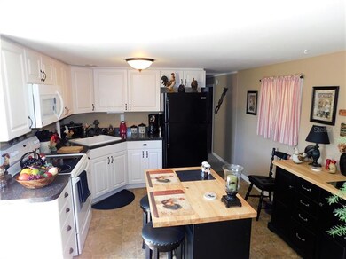 5325 Flint St, Zephyrhills, FL 33542 - photo 6