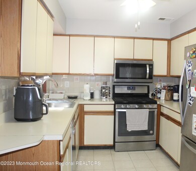 555 S Atlantic Ave unit 3, Matawan, NJ 07747 - photo 5