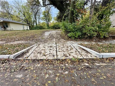 Concrete driveway in excellent condition