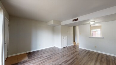200 Lincoln Ave unit B, College Station, TX 77840 - photo 6