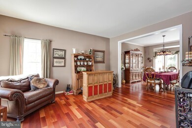 6206 Point Cir, Centreville, VA 20120 - photo 6