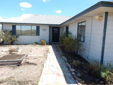 Entry side walk