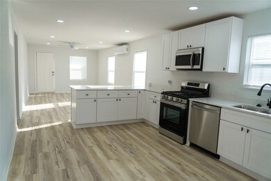 923 E 39th St, Houston, TX 77022 - photo 3