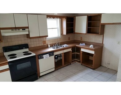 17 Lebanon St, Worcester, MA 01603 - photo 3