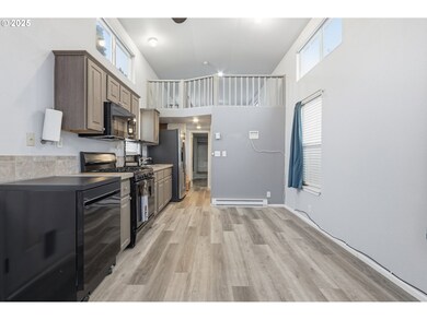 5990 SE King Rd unit 18, Milwaukie, OR 97222 - photo 4