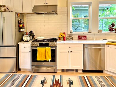 16 Surrey St unit 2, Cambridge, MA 02138 - photo 3