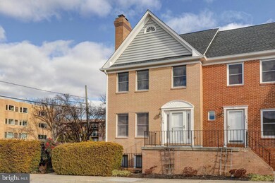 217B Locust St SE unit A, Vienna, VA 22180 - photo 3