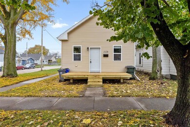 1128 K St SW, Cedar Rapids, IA 52404 - photo 2