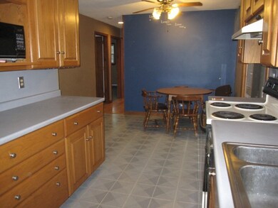 4 Plantation Cir, Greenfield, MA 01301 - photo 6