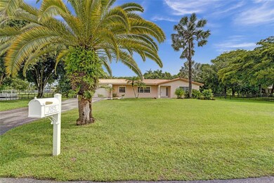 10925 SW 40th Ct, Davie, FL 33328 - photo 2