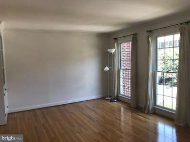 2086 Gillen Ln, Falls Church, VA 22043 - photo 3