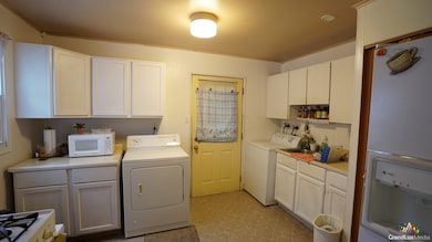 158 Austin Ave, Carpentersville, IL 60110 - photo 2